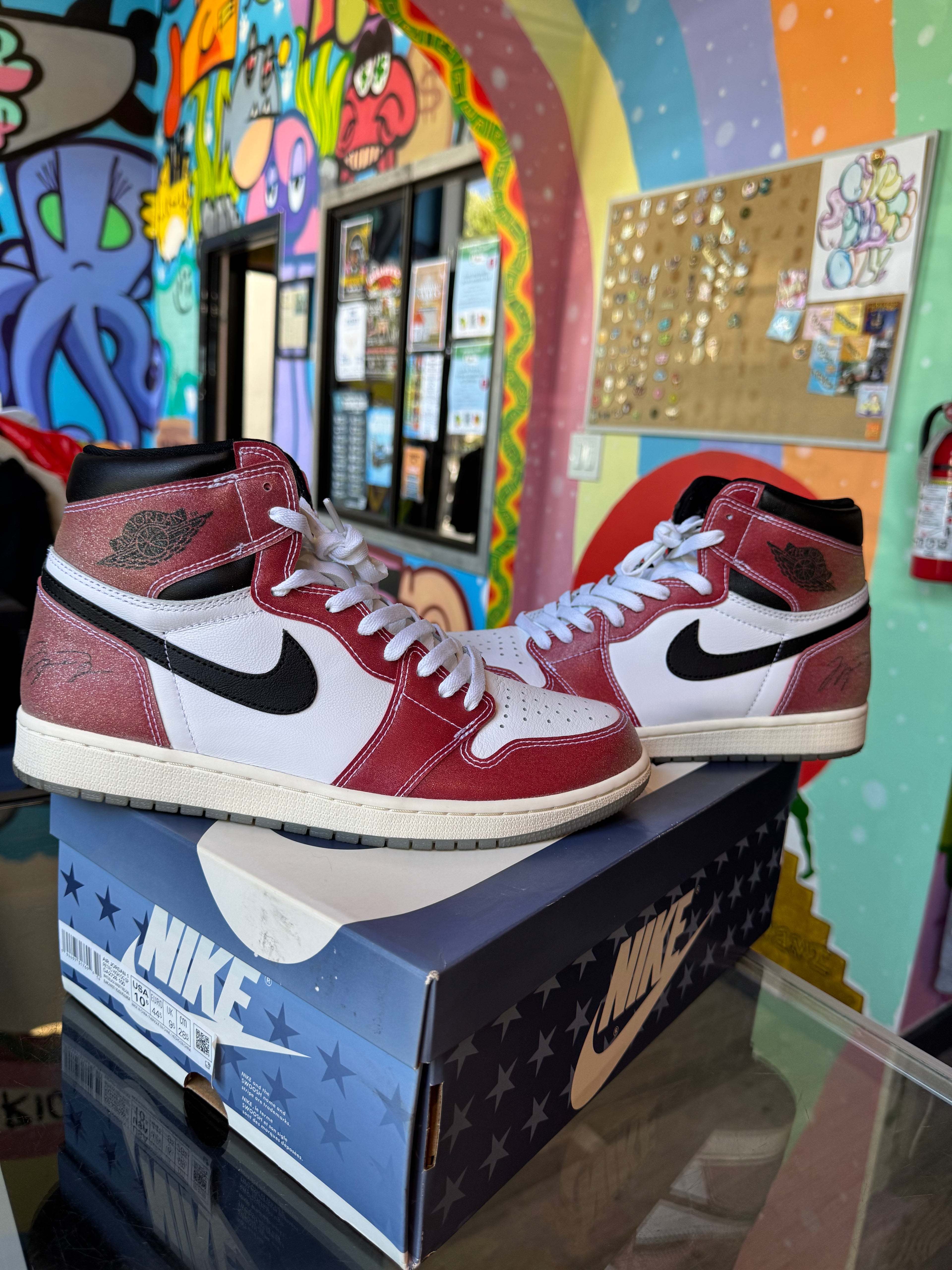 Jordan 1 high OG trophy room (preowned)