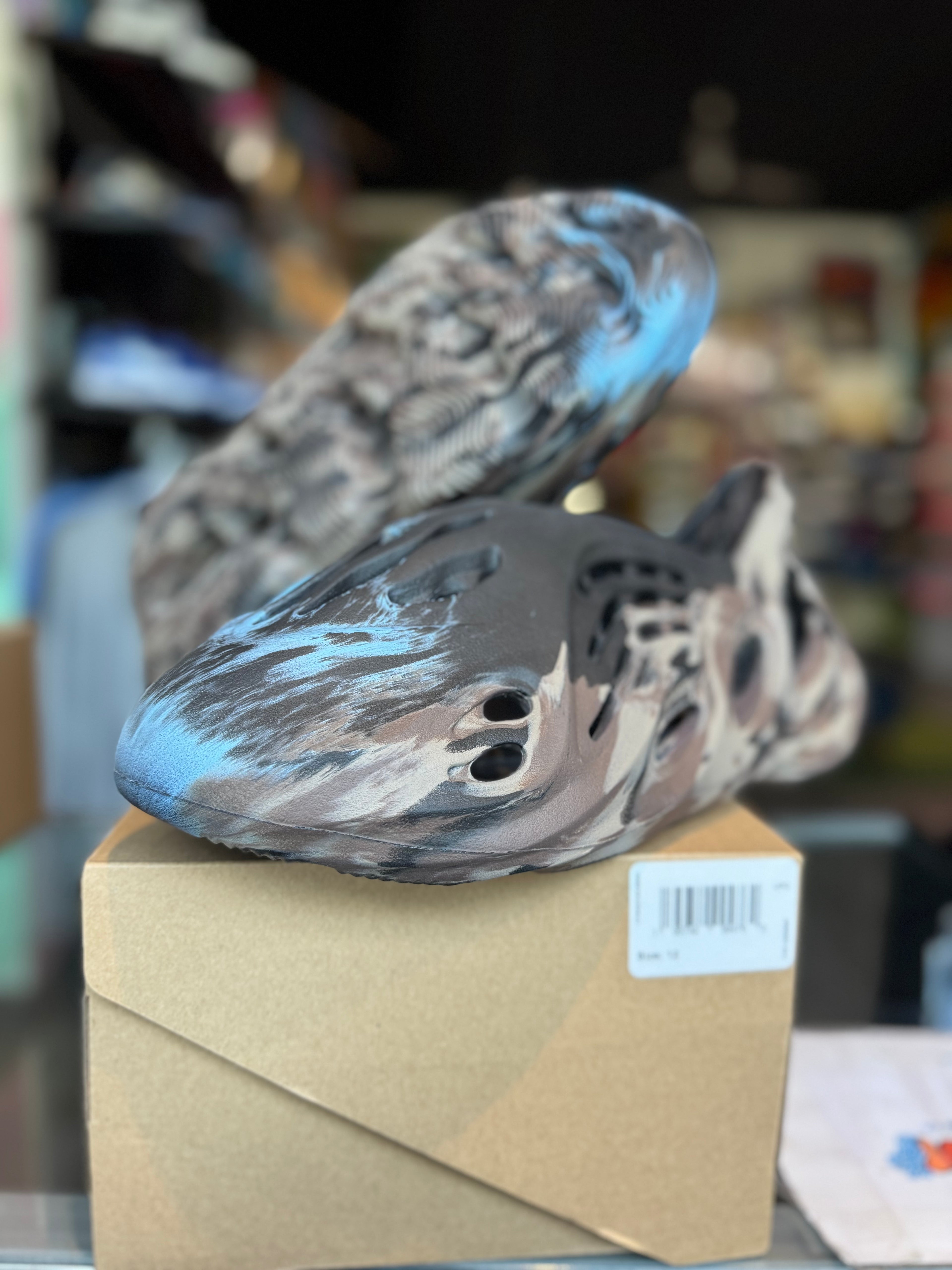 Yeezy RNNR mx cinder