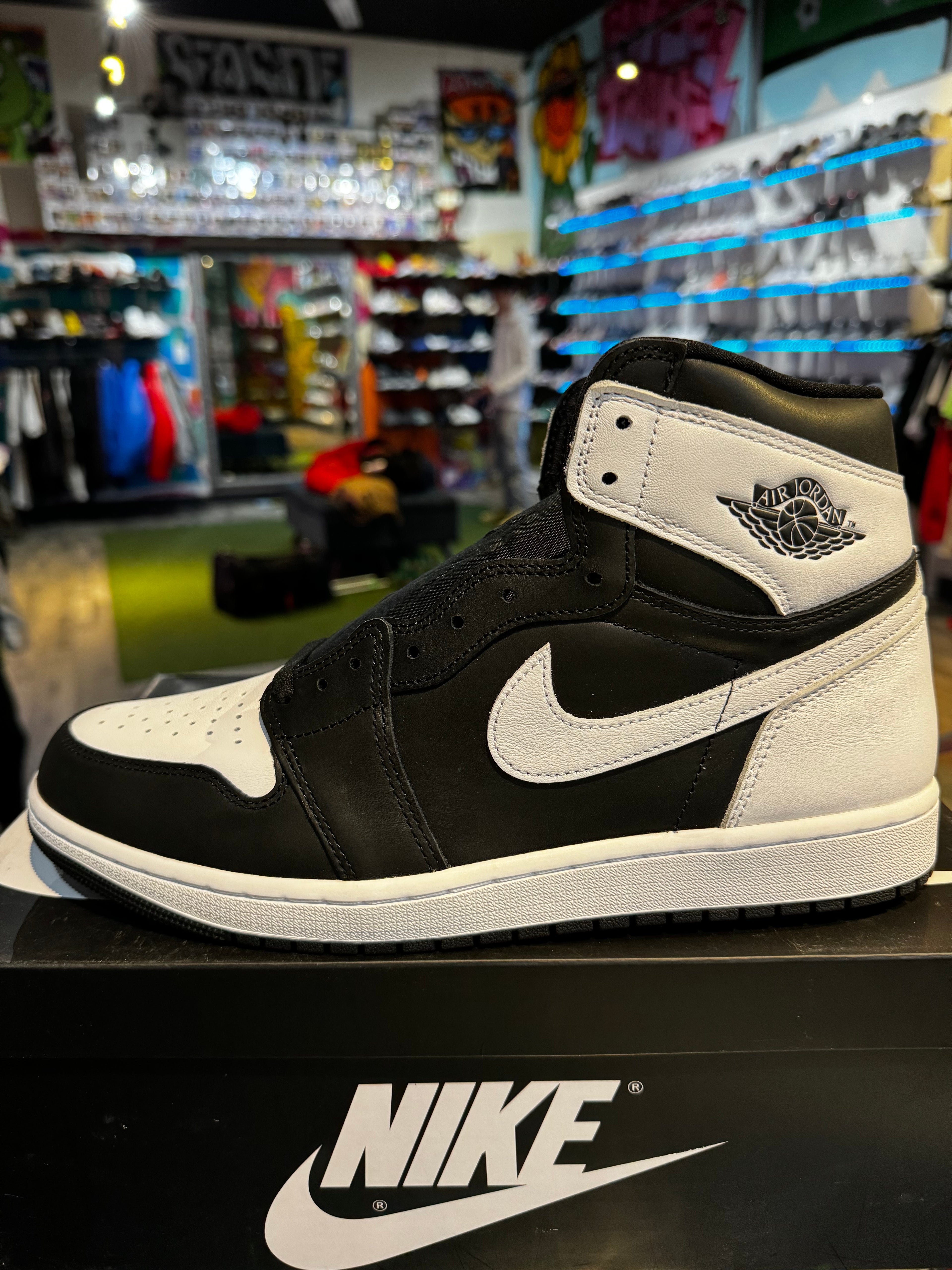 Jordan 1 high OG black white
