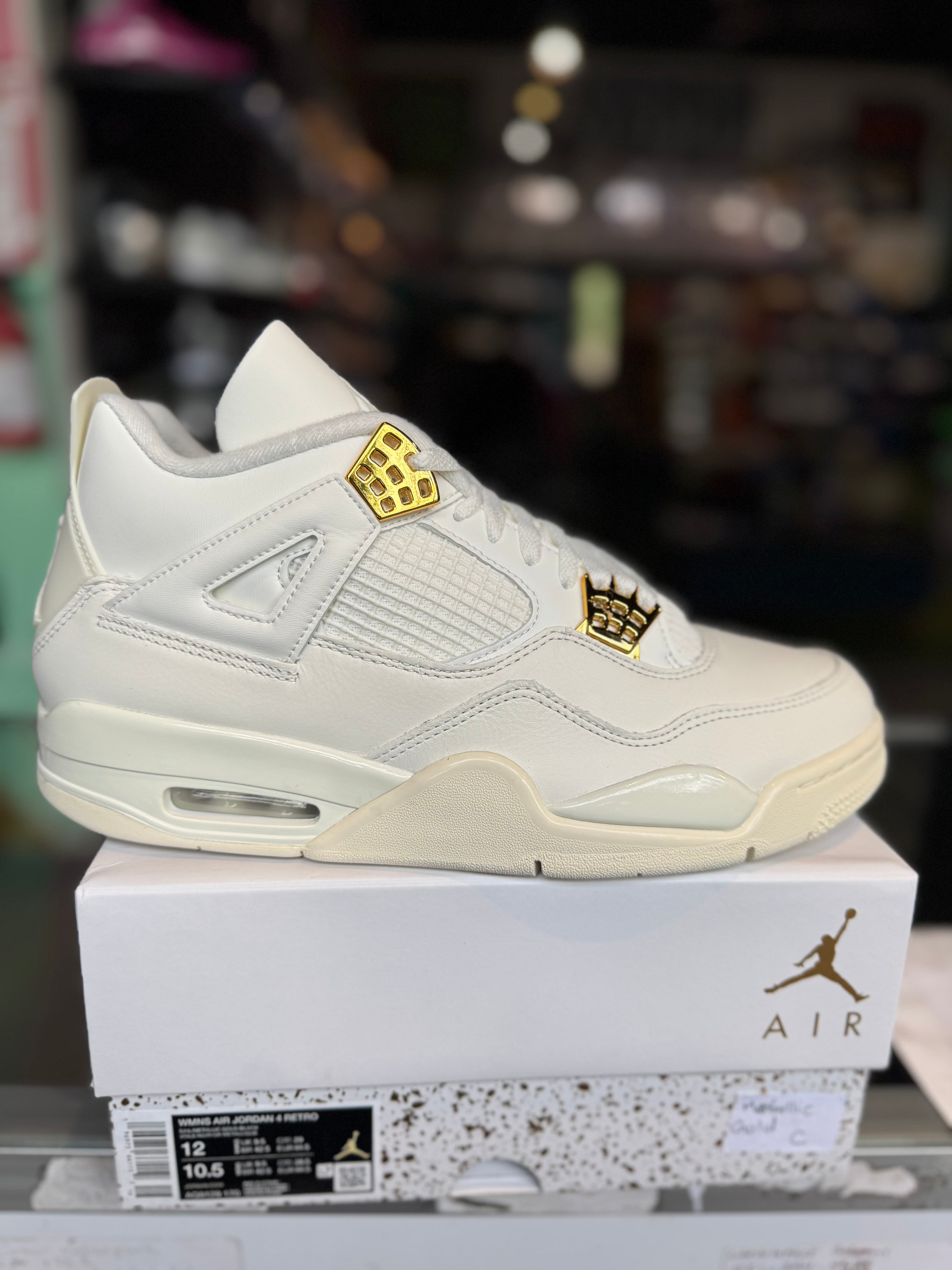 Jordan 4 metallic gold W
